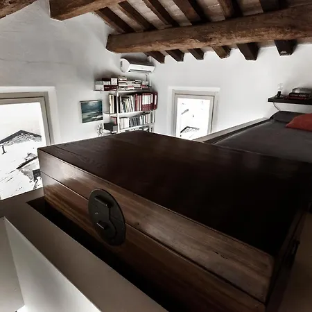 Апартаменты Little Tower Over The Roofs