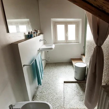 Little Tower Over The Roofs Модена