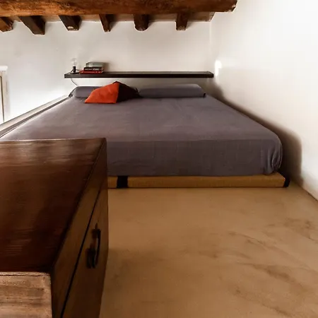 Little Tower Over The Roofs Appartamento