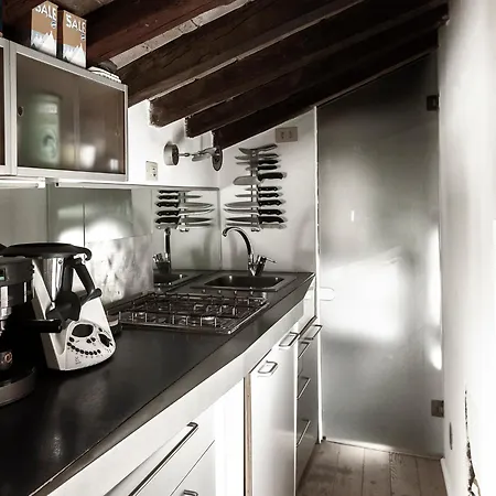 Little Tower Over The Roofs Apartment *