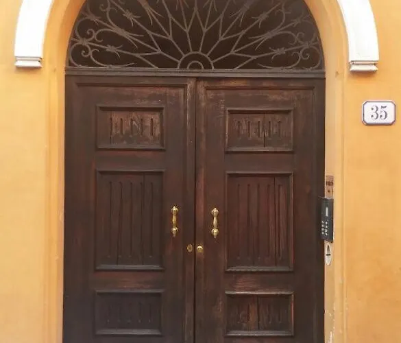 Apartment Little Tower Over The Roofs Modena