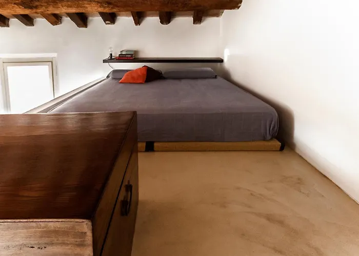 Little Tower Over The Roofs Appartement