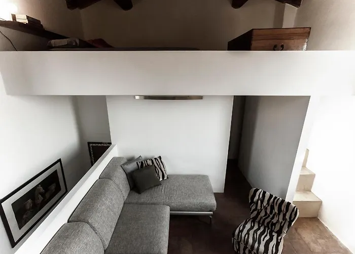 Apartment Little Tower Over The Roofs